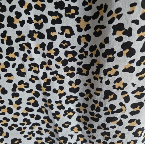 EQUIPMENT FEMMEBRETT 100% SILK LEOPARDPRINT SHIRT SIZE XS - Picture 10 of 13